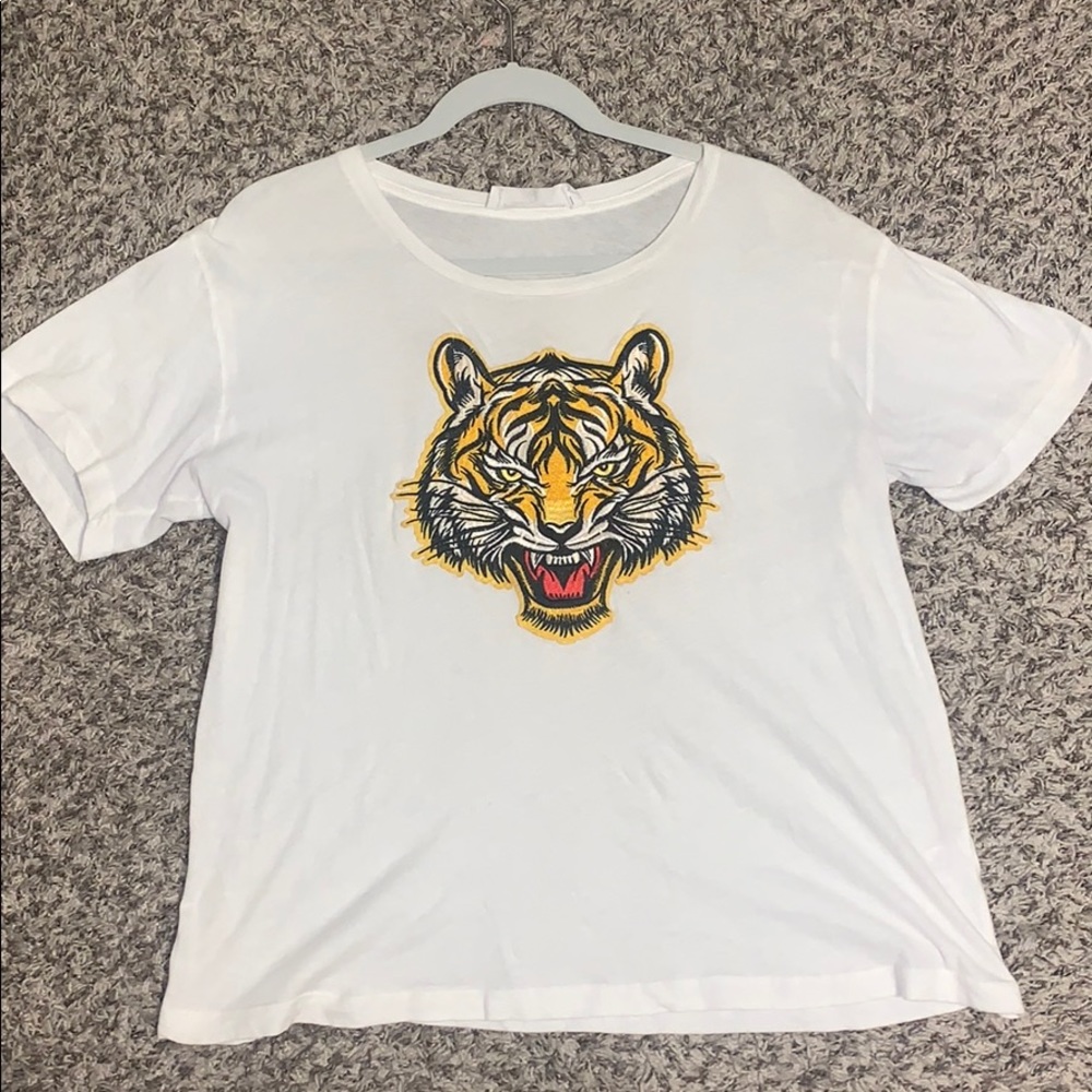 Emma and Sam + White vintage shirt + tiger